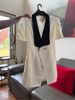 Ivory Short Sleeve Blazer Dress with Black Lapel